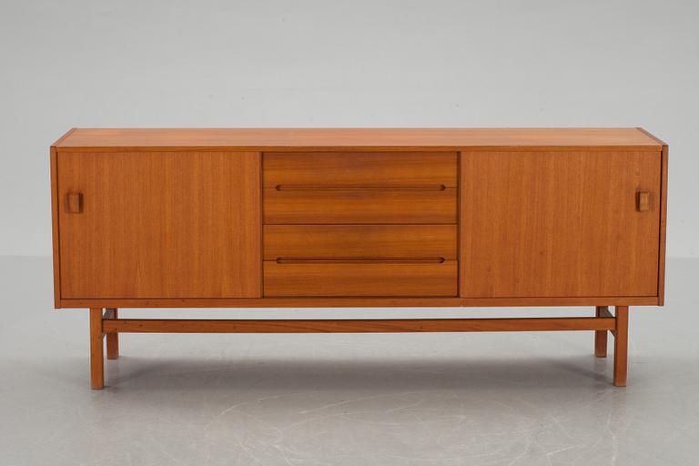 SIDEBOARD, "Arild", Nils Jonsson för Troeds, Bjärnum, 1960-70-tal.