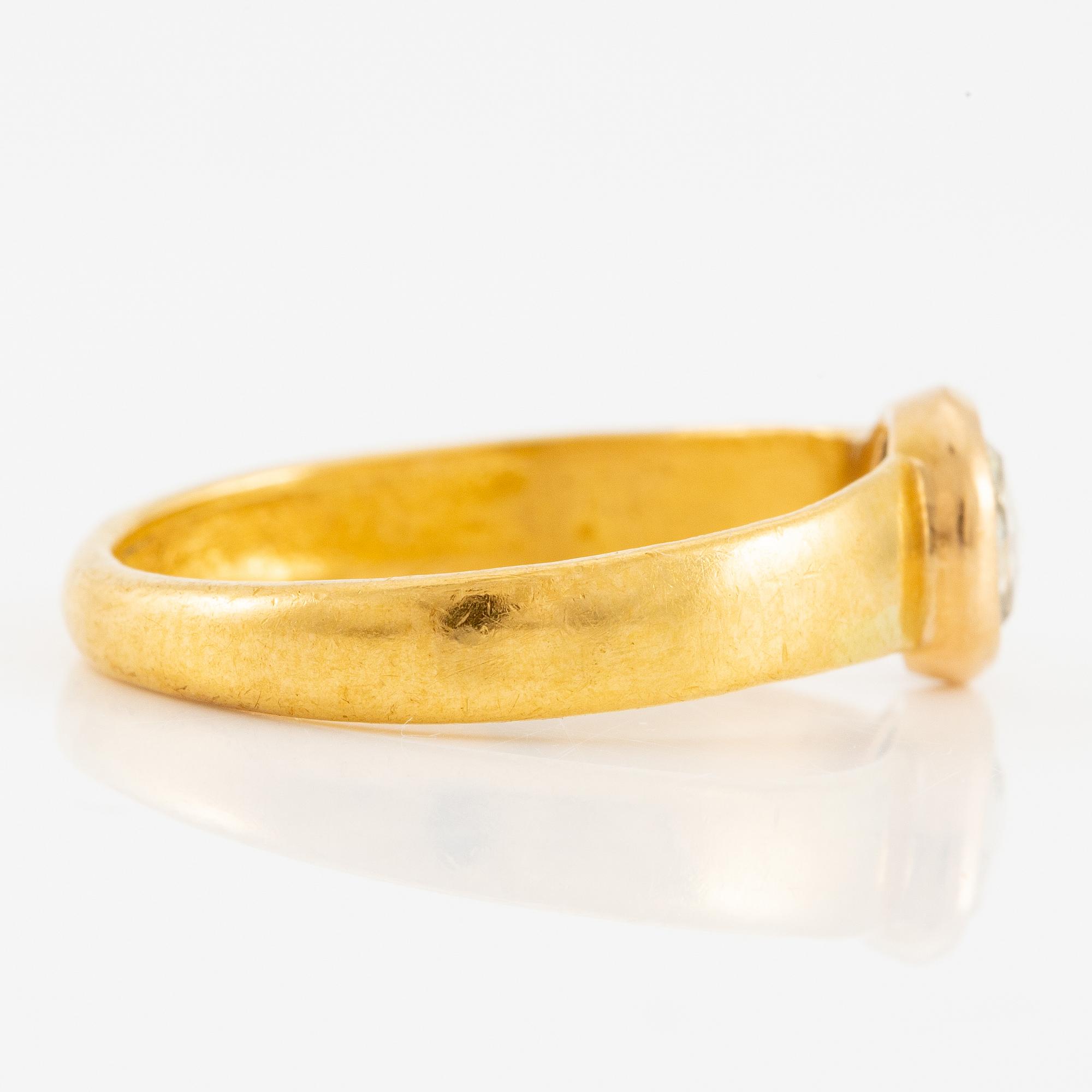 Ring, 23K gold with rose-cut diamond.