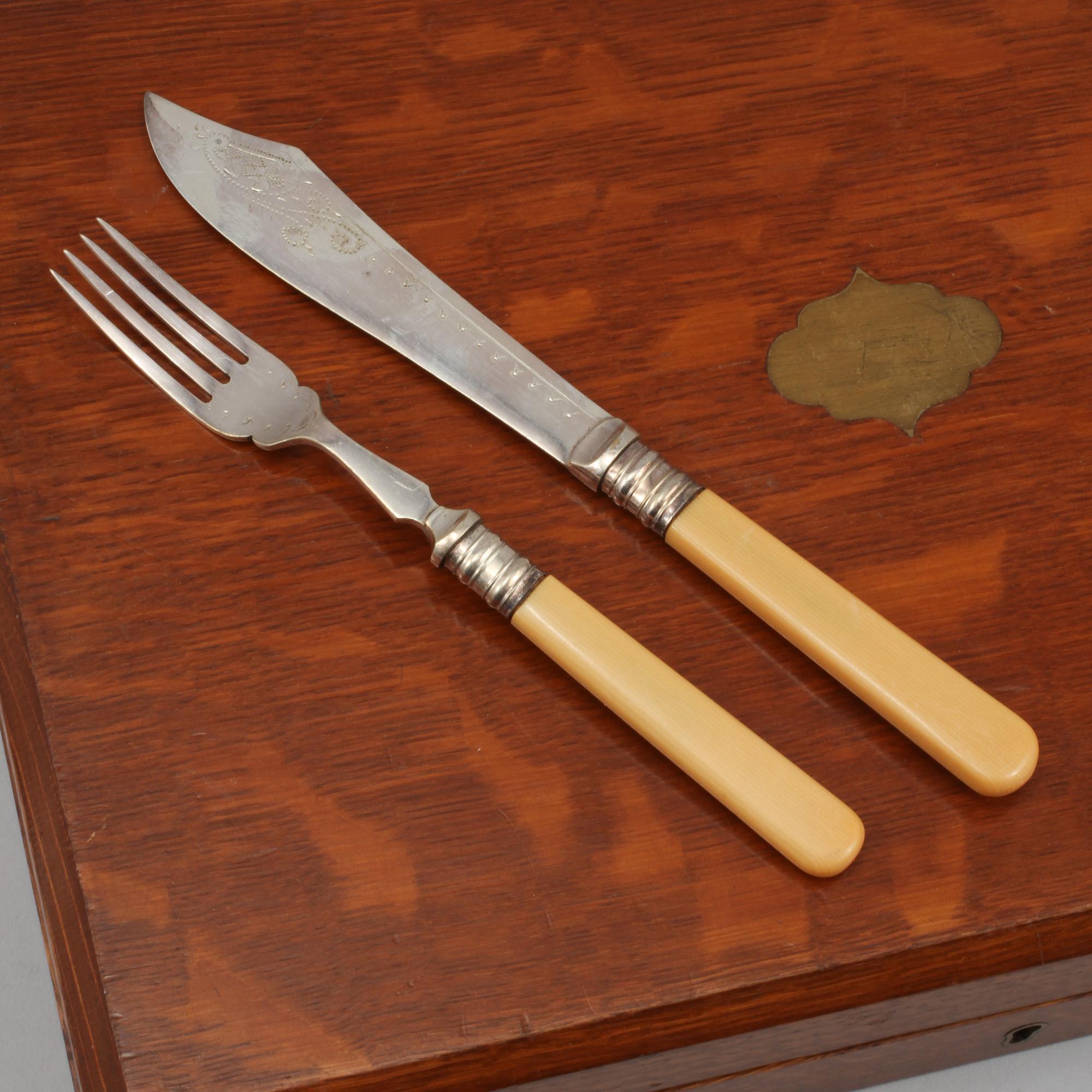 FISKBESTICK, 24 st, nysilver, England, 1900-talets första hälft.