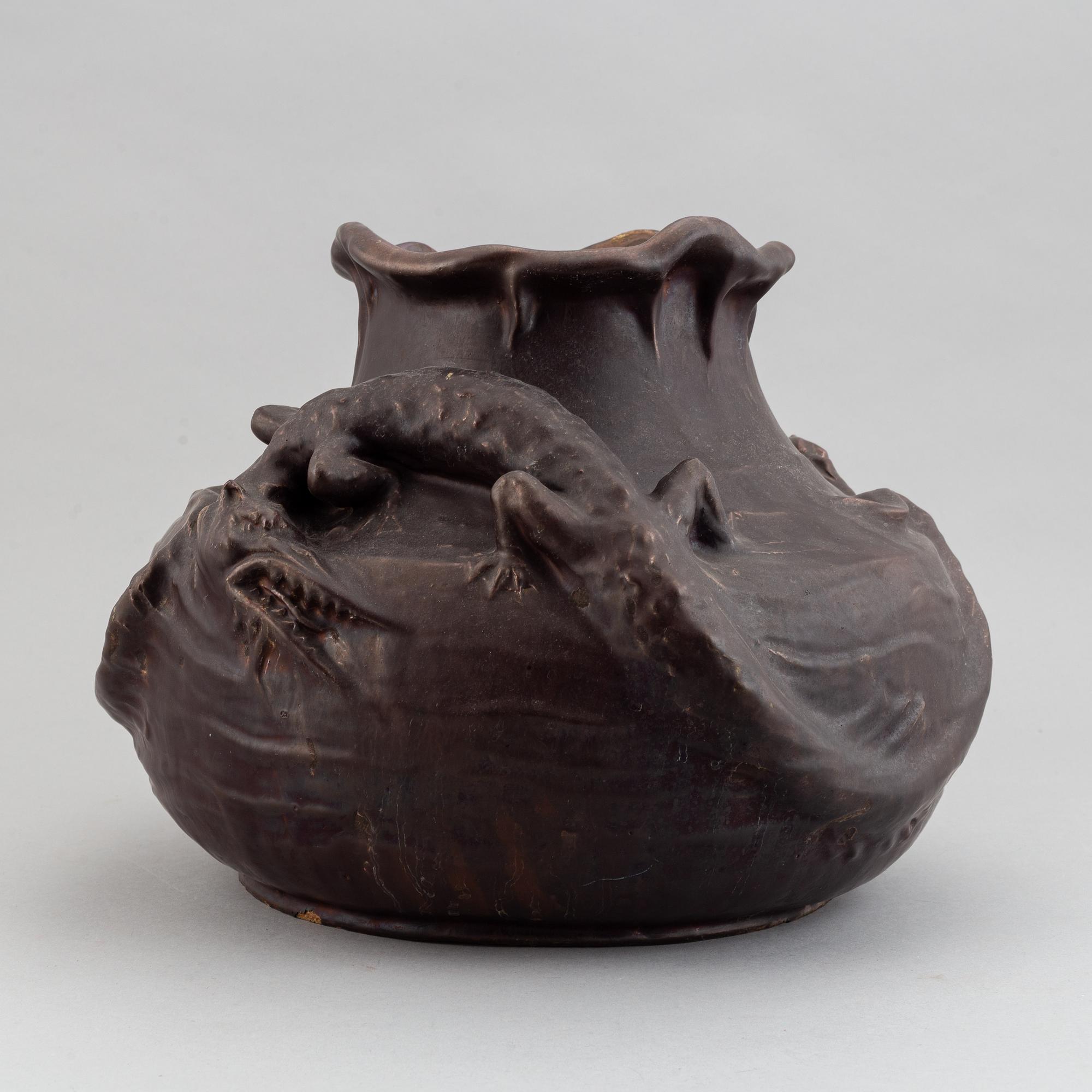 Höganäs, an Art Nouveau glazed ceramic vase, early 20th century. Decor with  lizards.