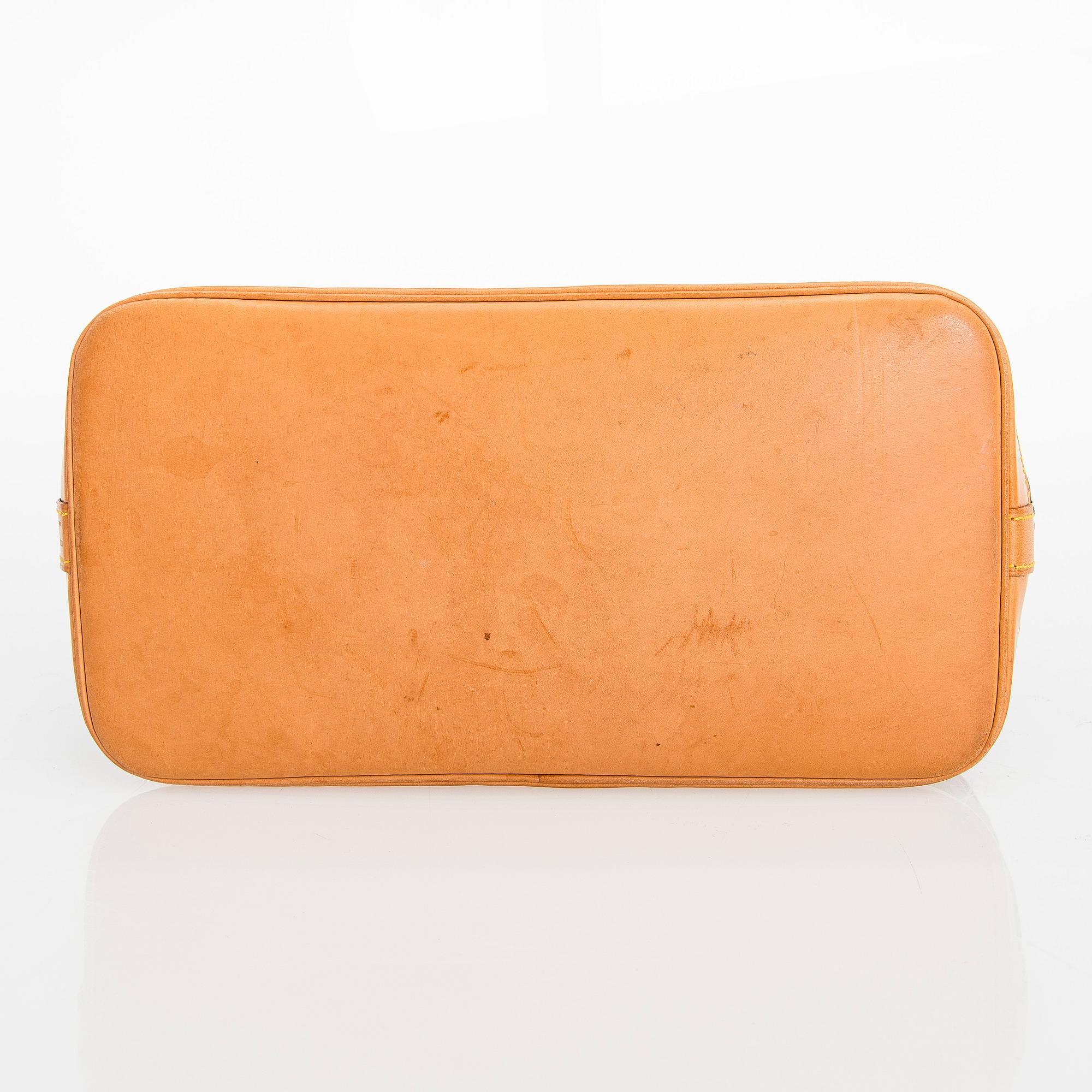 Louis Vuitton, a Monogram 'Alma' handbag.