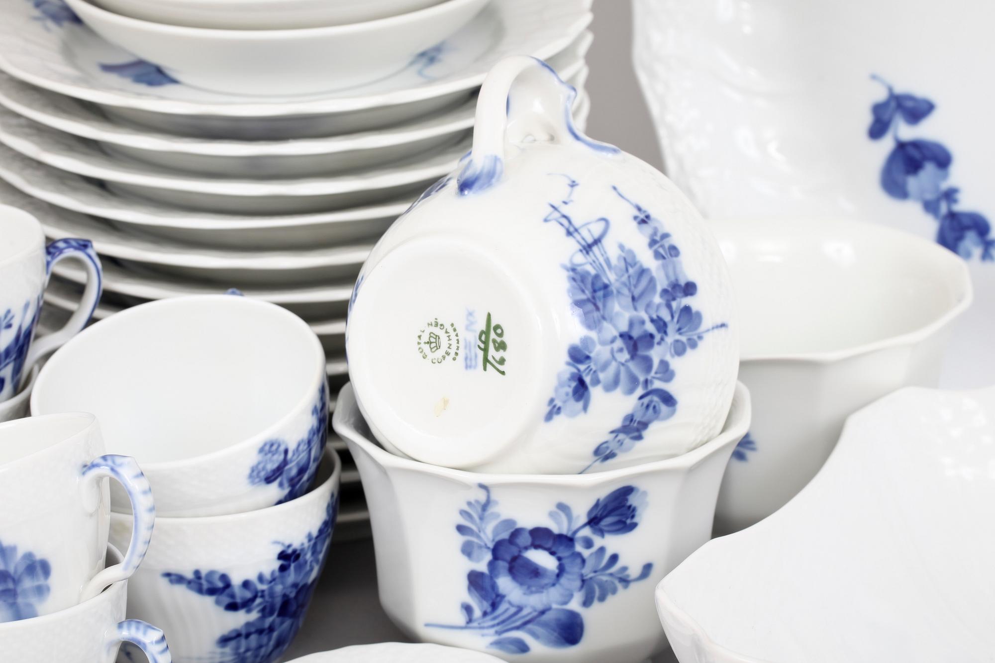 MAT- och KAFFESERVIS, 46 delar, porslin, Royal Copenhagen. 1900-talets andra hälft.