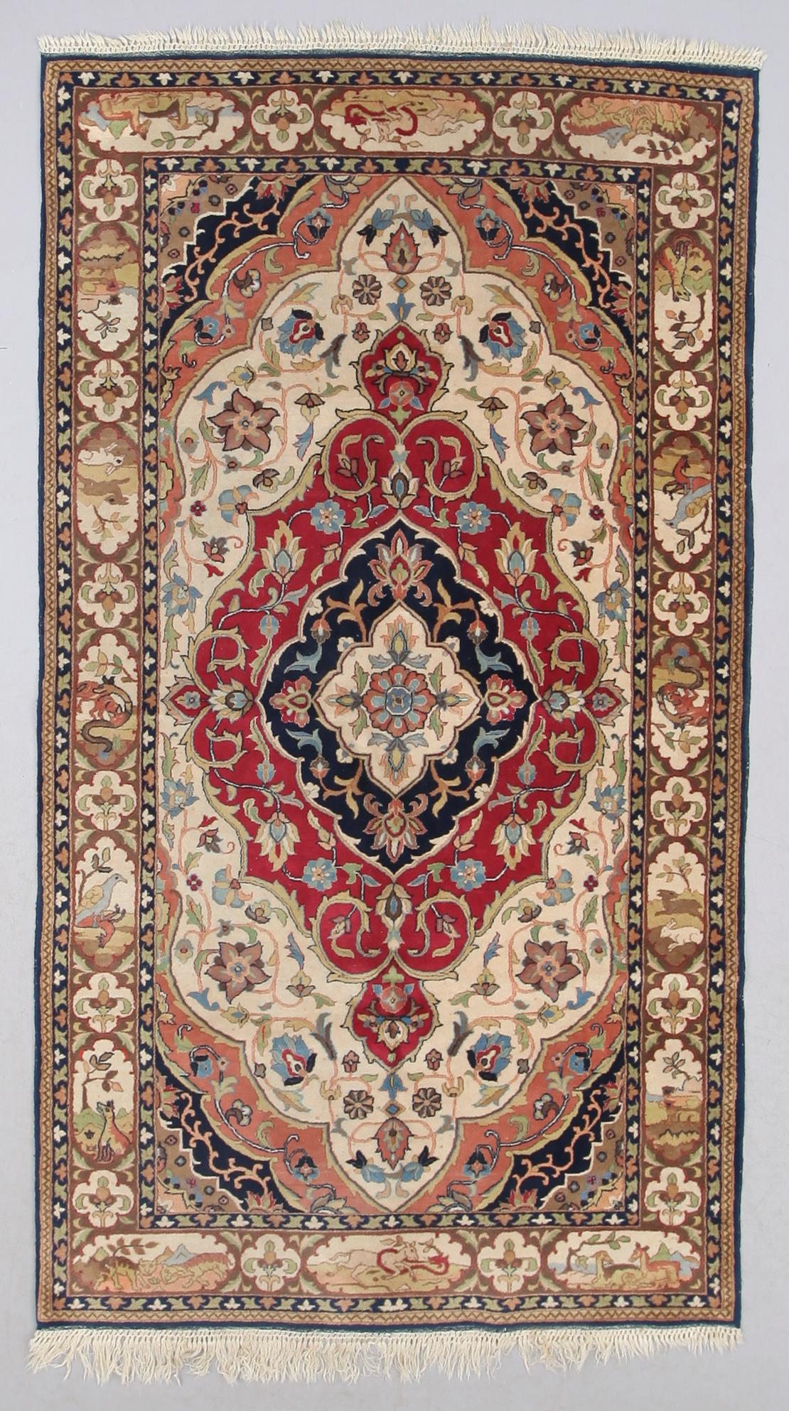 MATTA, orientalisk, ca 220 x 124 cm.