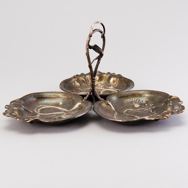 A silver-plate brass serving dish, Fraget, Warsaw, circa 1896-1914.