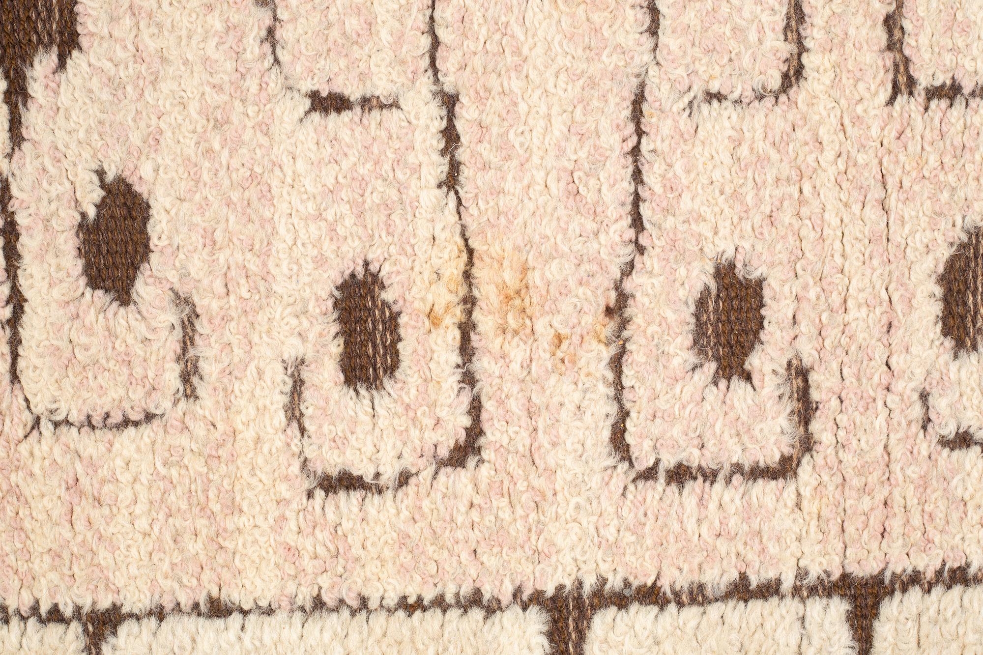 Märta Måås-Fjetterström, matta, "Skvattram", reliefflossa, ca 245 x 133-134,5 cm, signerad MMF.


 2,80 x 1,60.