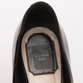 CHRISTIAN DIOR, SKOR. Storlek 39.