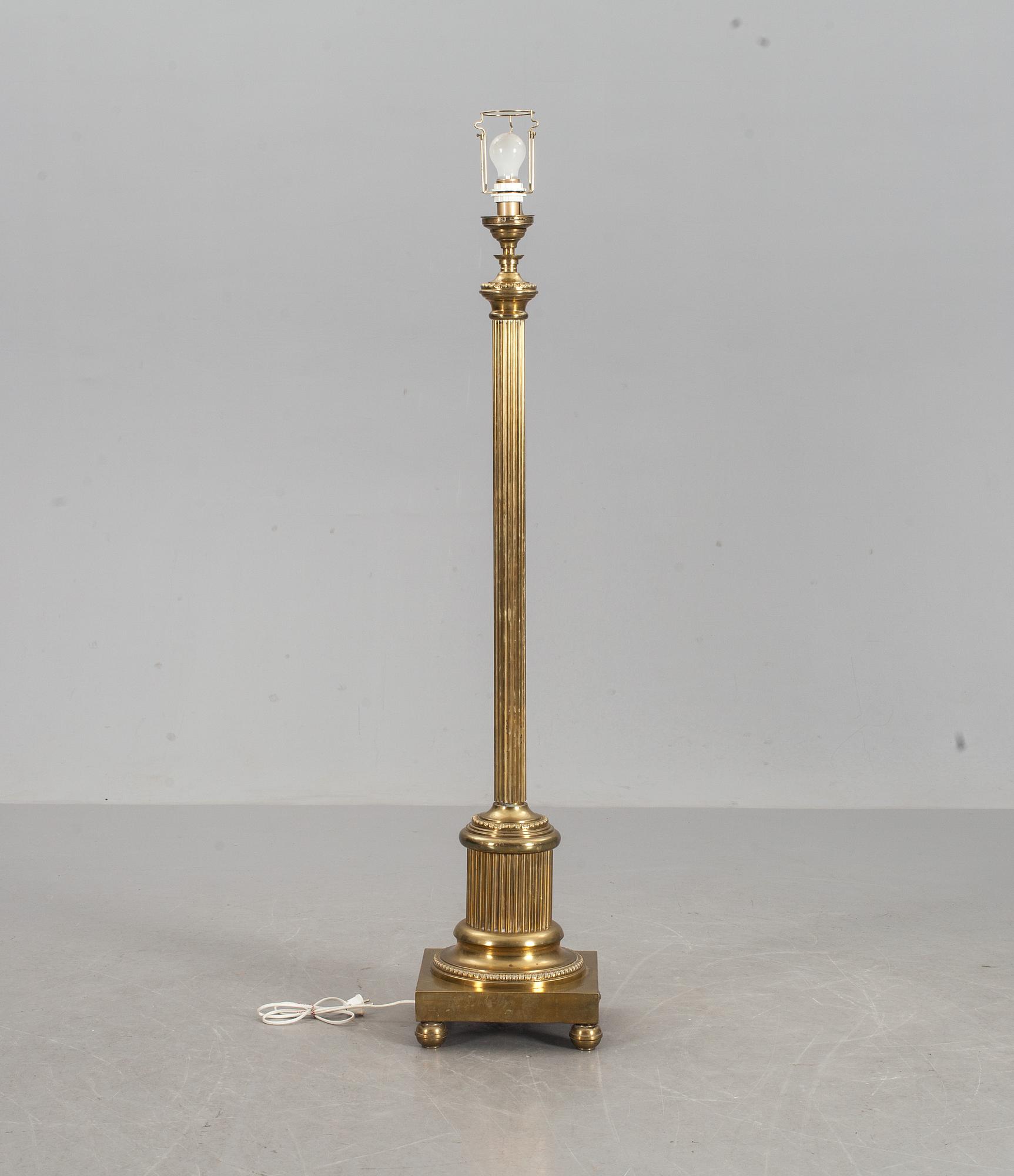 GOLVLAMPA, sekelskiftet 1900.