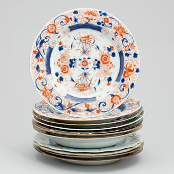 TALLRIKAR, 11 st,  Kina, mestadels Qianlong (1736-95).