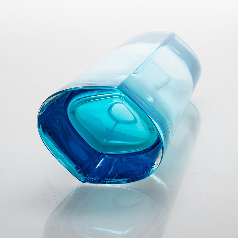 Kaj Franck, glass vase model 304, signed Nuutajärvi Notsjö.