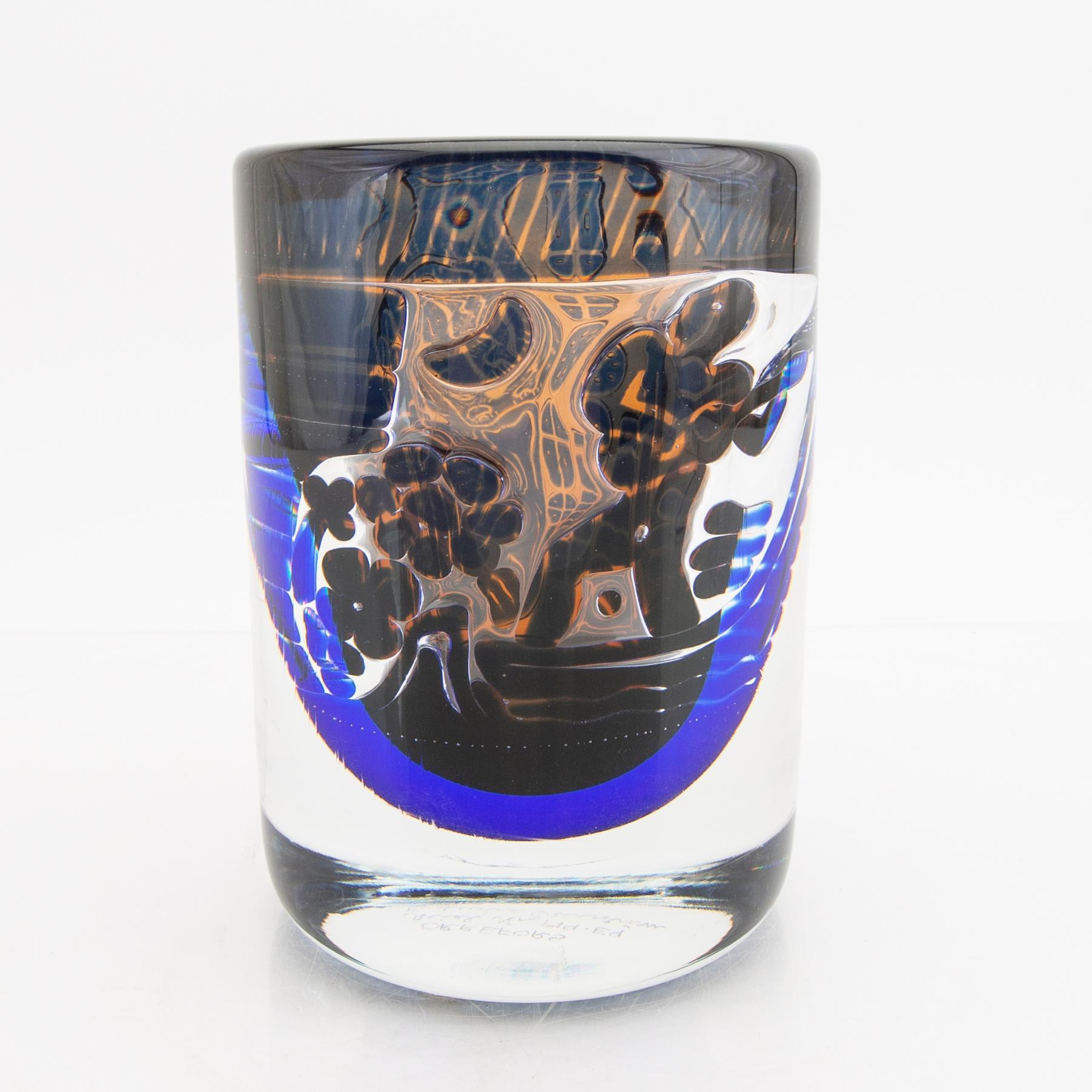 An Edvin Öhrström signed Gonodljären glass vase from Orrefors 1979.