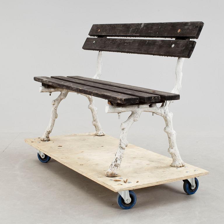 TRÄDGÅRDSSOFFA, bland annat gjutjärn, 1900-talets första hälft.