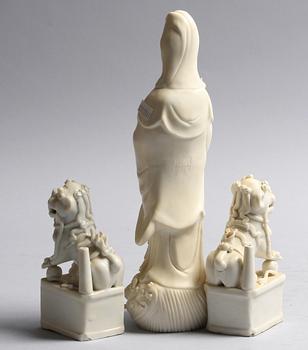 FIGURINER, 3 st, porslin, Kina, 1900-tal.