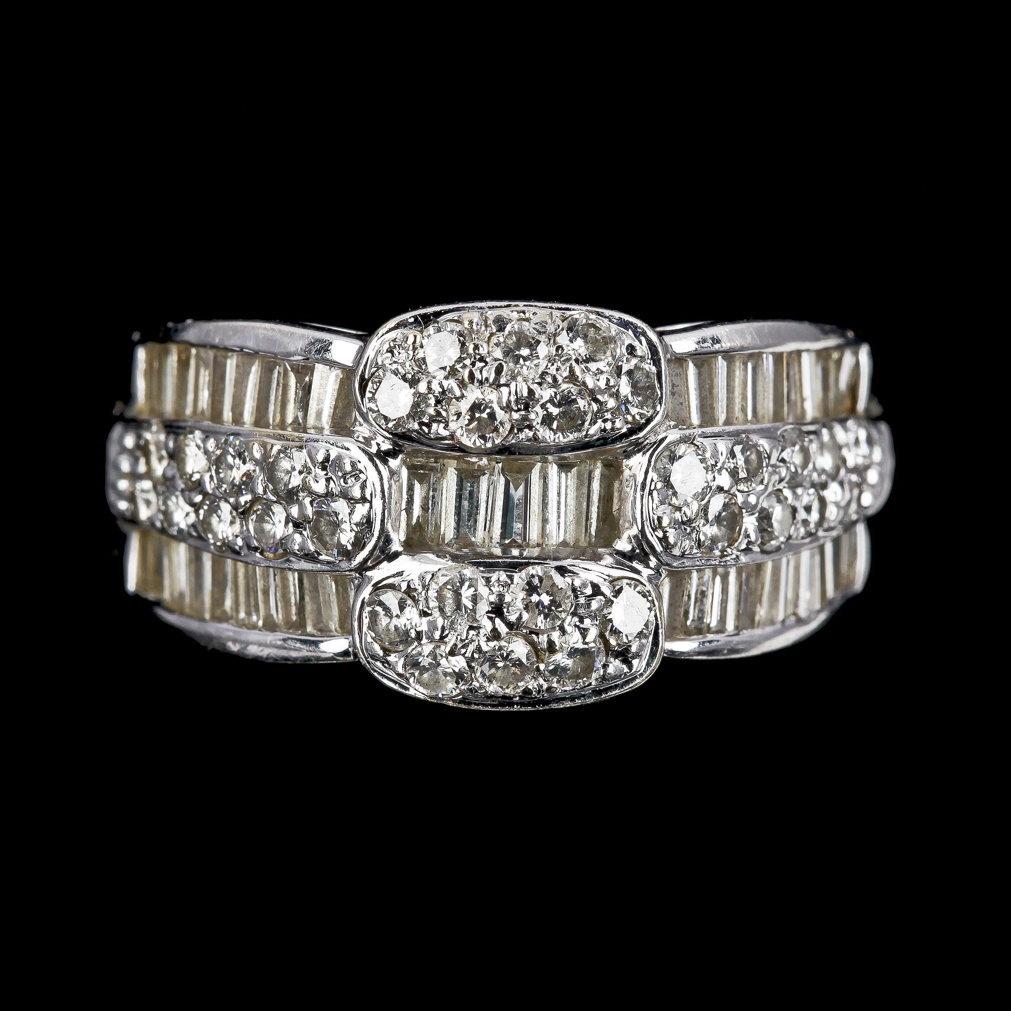 RING, 18k vitguld med diamanter, tot ca 1.50 ct.