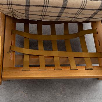 HANS J WEGNER, a pair of oak easy chairs, Getama, Denmark.