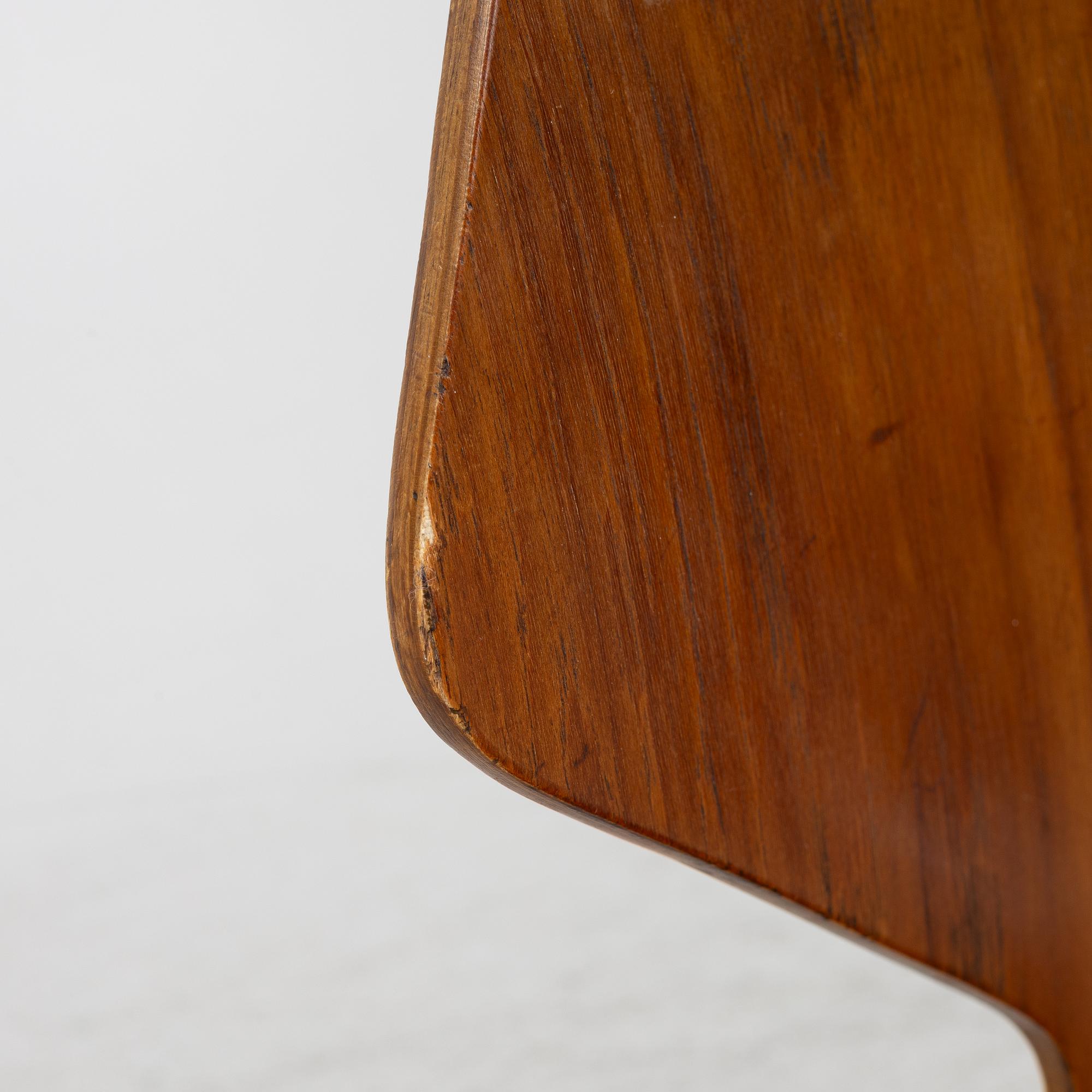 Arne Jacobsen, Chairs, 5, “Grand Prix”, Fritz Hansen,