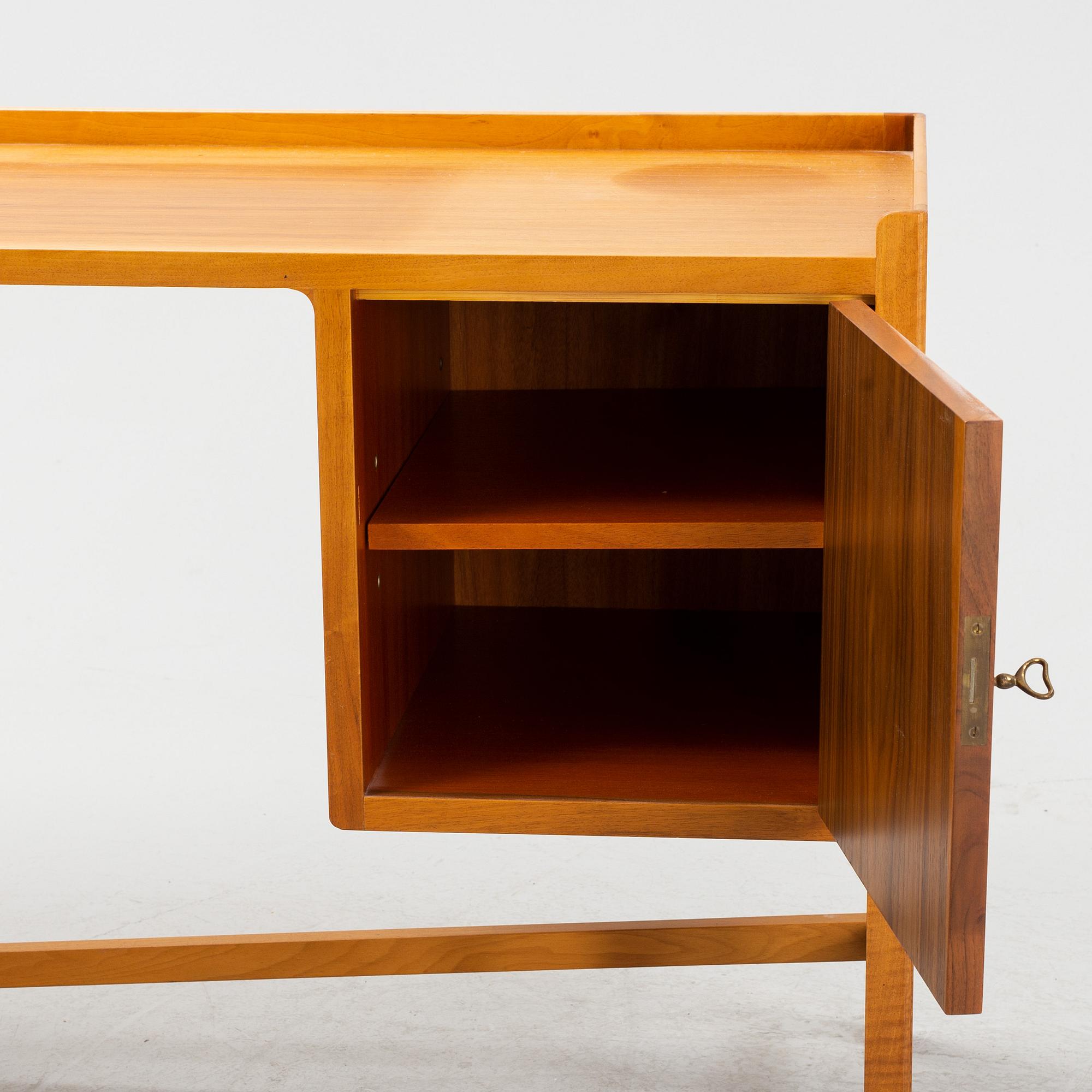Josef Frank, a mahogany dressing table, Svenskt Tenn, Sweden, model 736, before 1985.