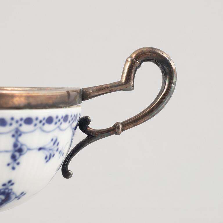 A 'Blue Fluted Half Lace' / 'Musselmalet' sugar bowl and creamer, Royal Copenhagen, around 1900.