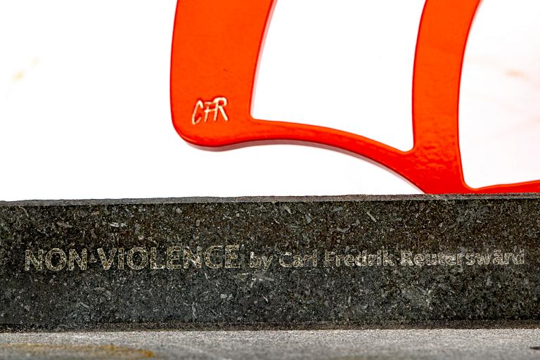 Carl-Fredrik Reuterswärd/ The Non-Violence Project Foundation, sculpture. numbered 48/50.