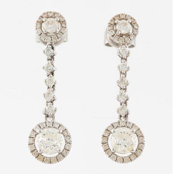 Earrings 18K white gold with brilliant-cut diamonds.