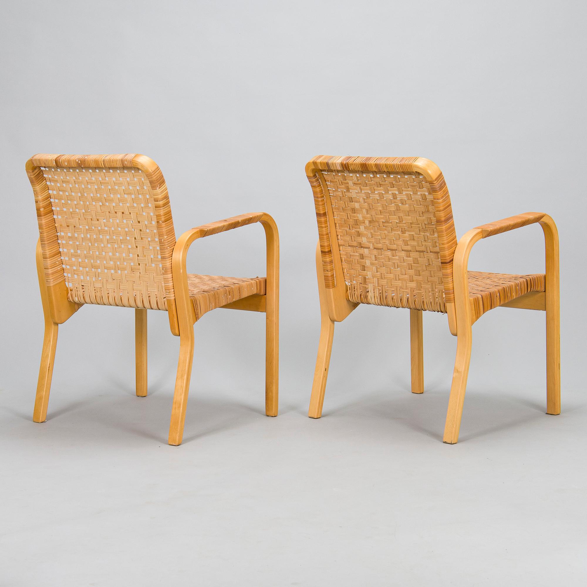 Alvar Aalto, nojatuoleja, 2 kpl,  malli 45 Artek 1900-luvun loppu.