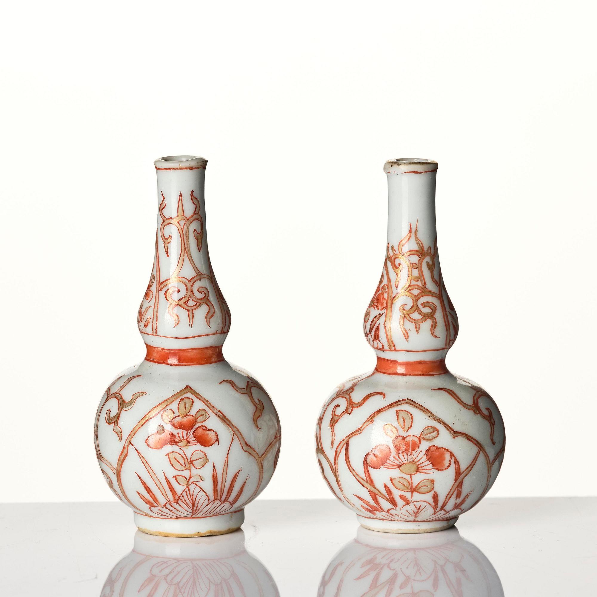 A set of three iron-red decorated water droppers, Qing dynasty, Kangxi (1662-1722).