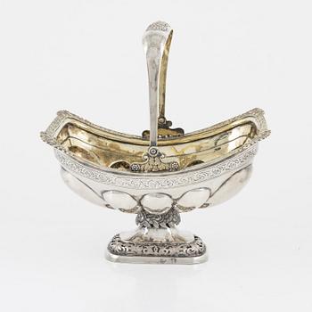 A Russian Parcel Gilt Silver Bread Basket, assayer Nikolai Lukitsch Dubrowin, Moscow 1824.