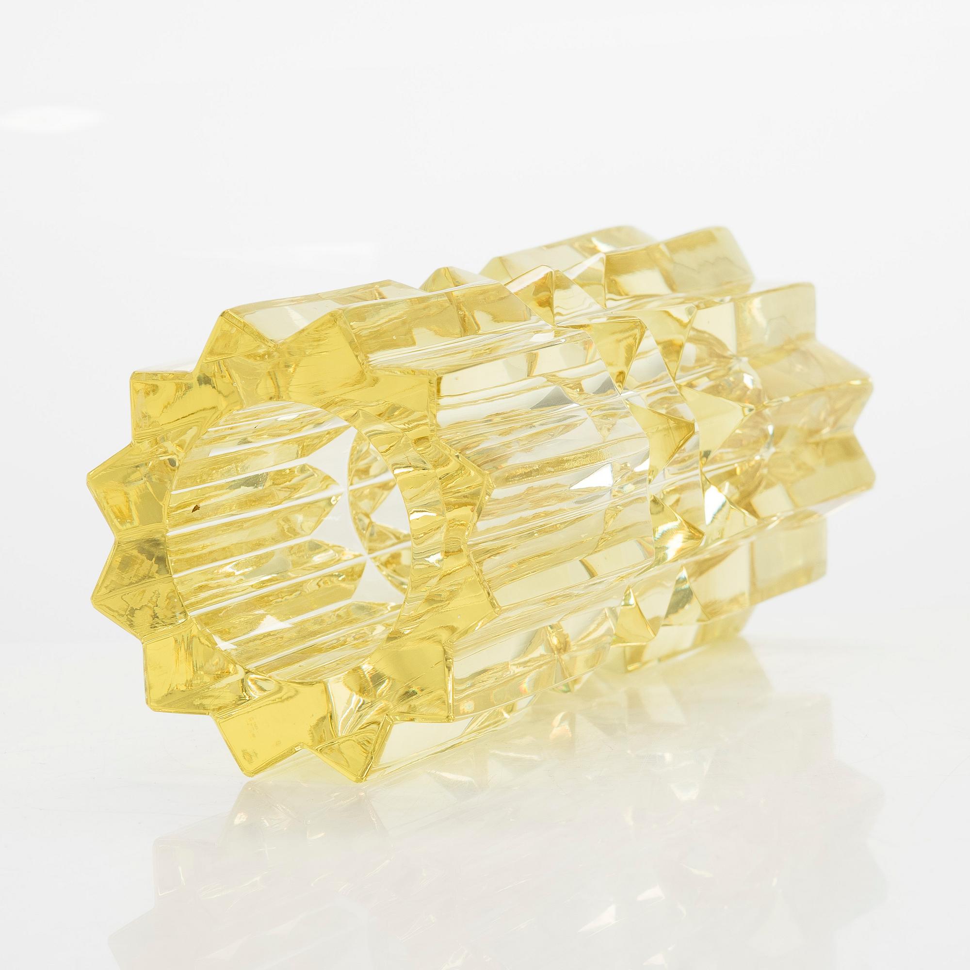 Nanny Still, glas, "Smycke", signerad Nanny Still, Riihimäen Lasi Oy. Formgiven 1969.