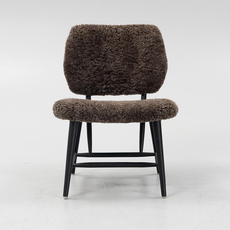 Fåtölj, fårskinn, Engen, Örkelljunga, 1900-talets mitt.