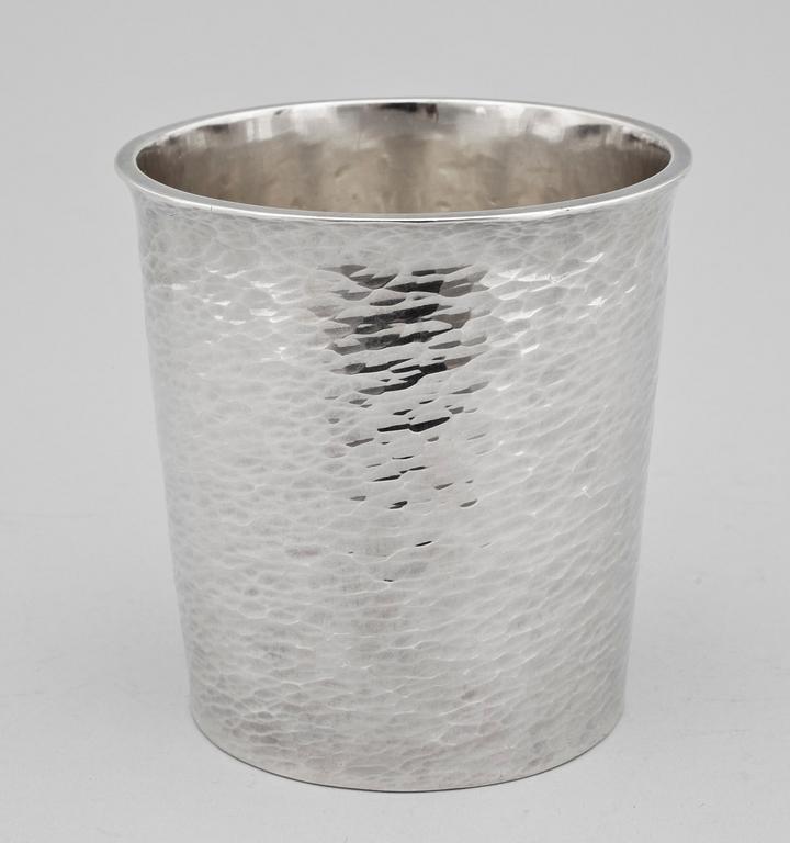 BÄGARE, sterlingsilver, Borgila, Stockholm 1940. Ca 721g.