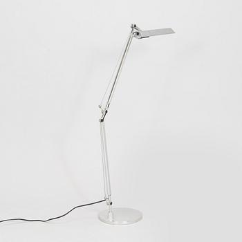 Michele De Lucchi & Giancarlo Fassina, pöytävalaisin, "Tolomeo, Video", Artemide, Italia.