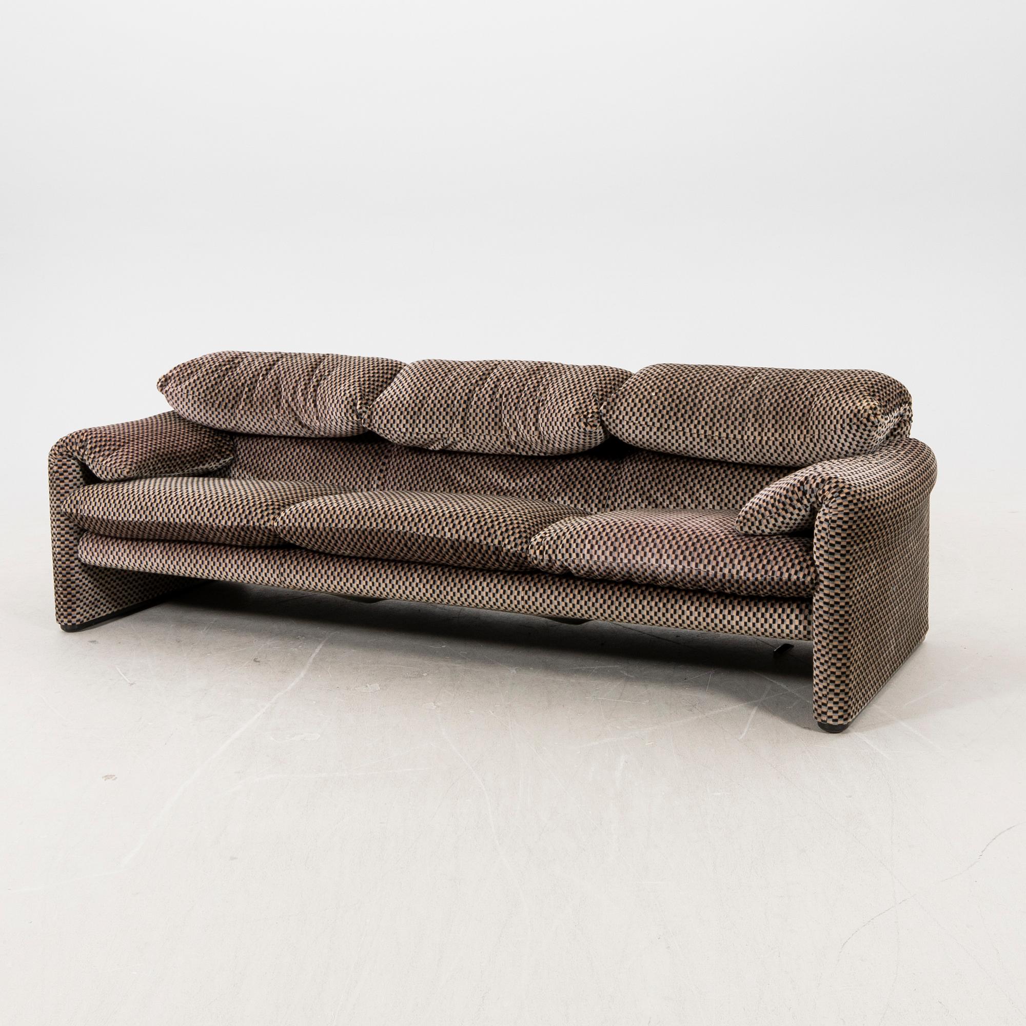 Vico Magistretti, a 'Maralunga' sofa from Cassina, Italy, late 20th Century.