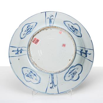 A large blue and white kraak dish, Ming dynasty,  late Wanli/1630's.