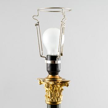 A table lamp from the latter half of the 20th century.