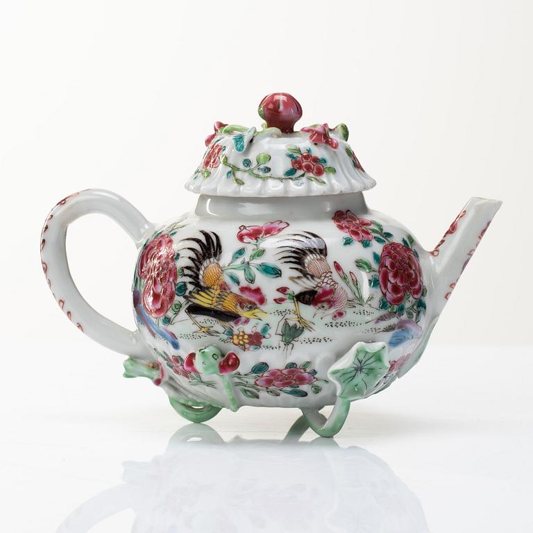 A famille rose tea pot with cover, Qing dynasty, Yongzheng (1723-35).