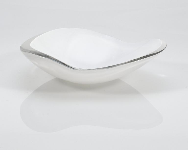 A Gunnel Nyman "Egg-shell" glass bowl, Iittala, Finland.