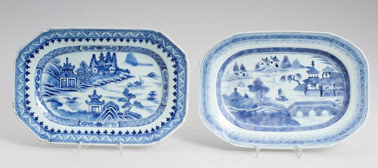 STEKFAT, 2 st, porslin, Kina, 1700-/1800-tal.