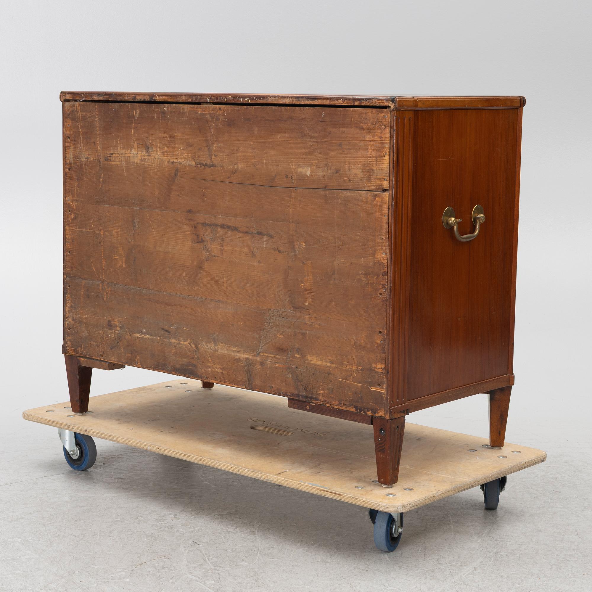 A Gustavian chest of drawers, end of the 18th century,