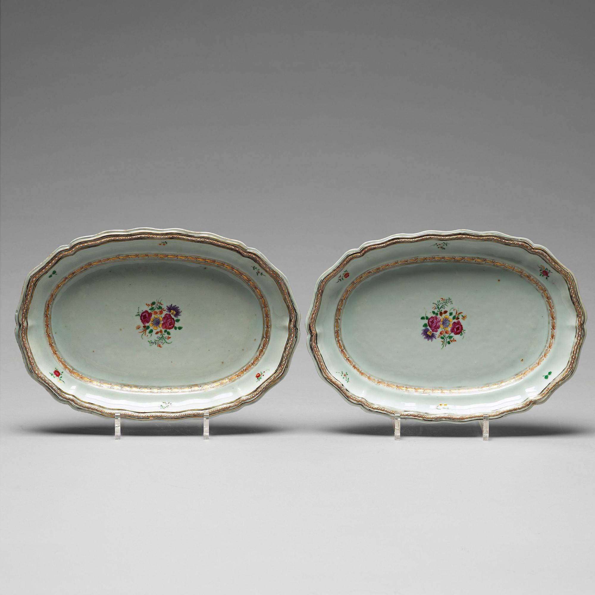 A pair of famille rose serving dishes, Qing dynasty, Qianlong (1736-95).