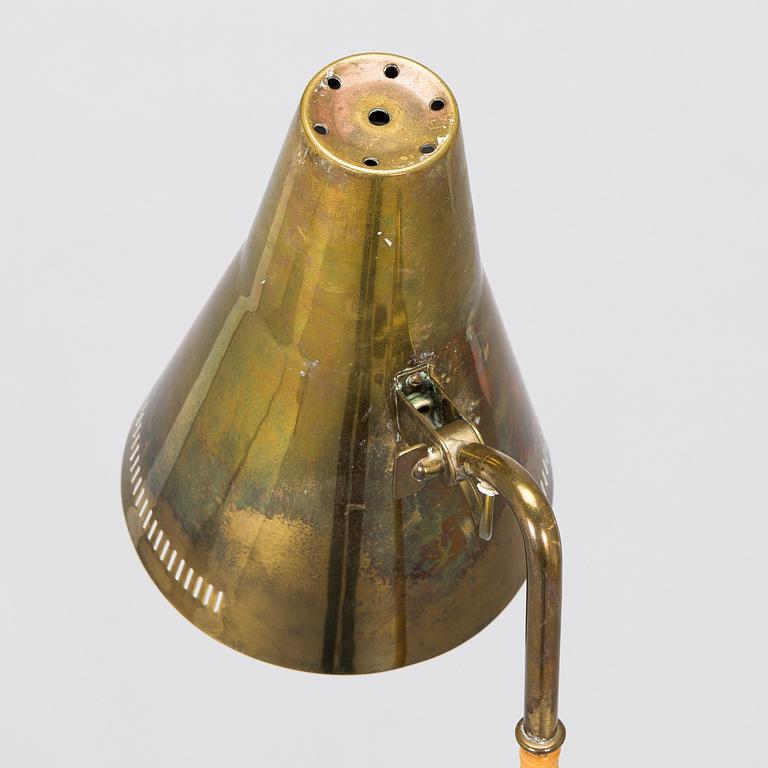 Paavo Tynell, golvlampa, modell 9628 för Idman 1900-talets mitt.