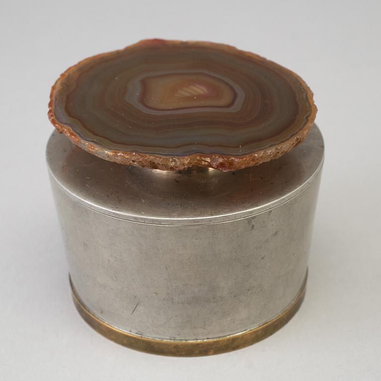 ESTRID ERICSON, tennburk med lockknopp i agat, Firma Svenskt tenn, 1930.