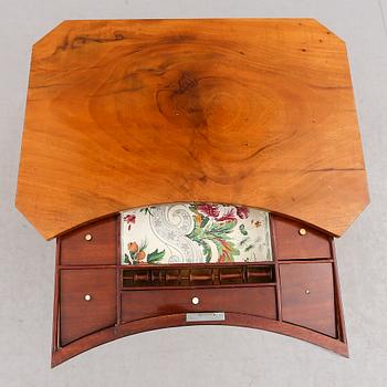 DAMARBETSBORD, senempire, 1800-talets mitt.