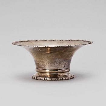 SKÅL PÅ FOT, silver, Danmark, kontrollstämpel Christian F Heise, 1924.  Vikt  239g.