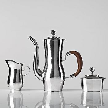 97. Sigurd Persson, kaffeservis, 3 delar, sterling silver, Stockholm 1949-50 (kaffekannan), smed Olle Kvist.