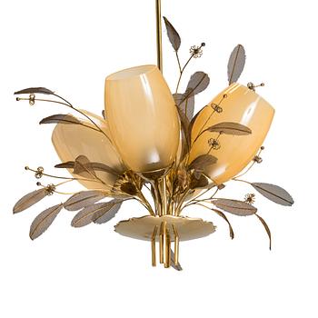 Paavo Tynell, A mid-20th-century '9029/4' chandelier for Taito, Finland.