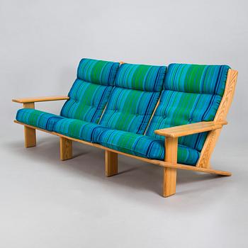 Esko Pajamies, a 1970s 'Pele' sofa for Lepo.