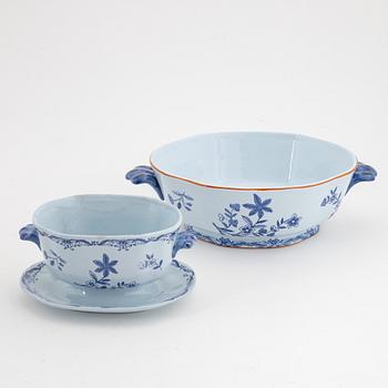 Servis, porslin, 103 delar, "ostindia, samt 8 delar "Ostindia floris", Rörstrand, varierande åldrar.