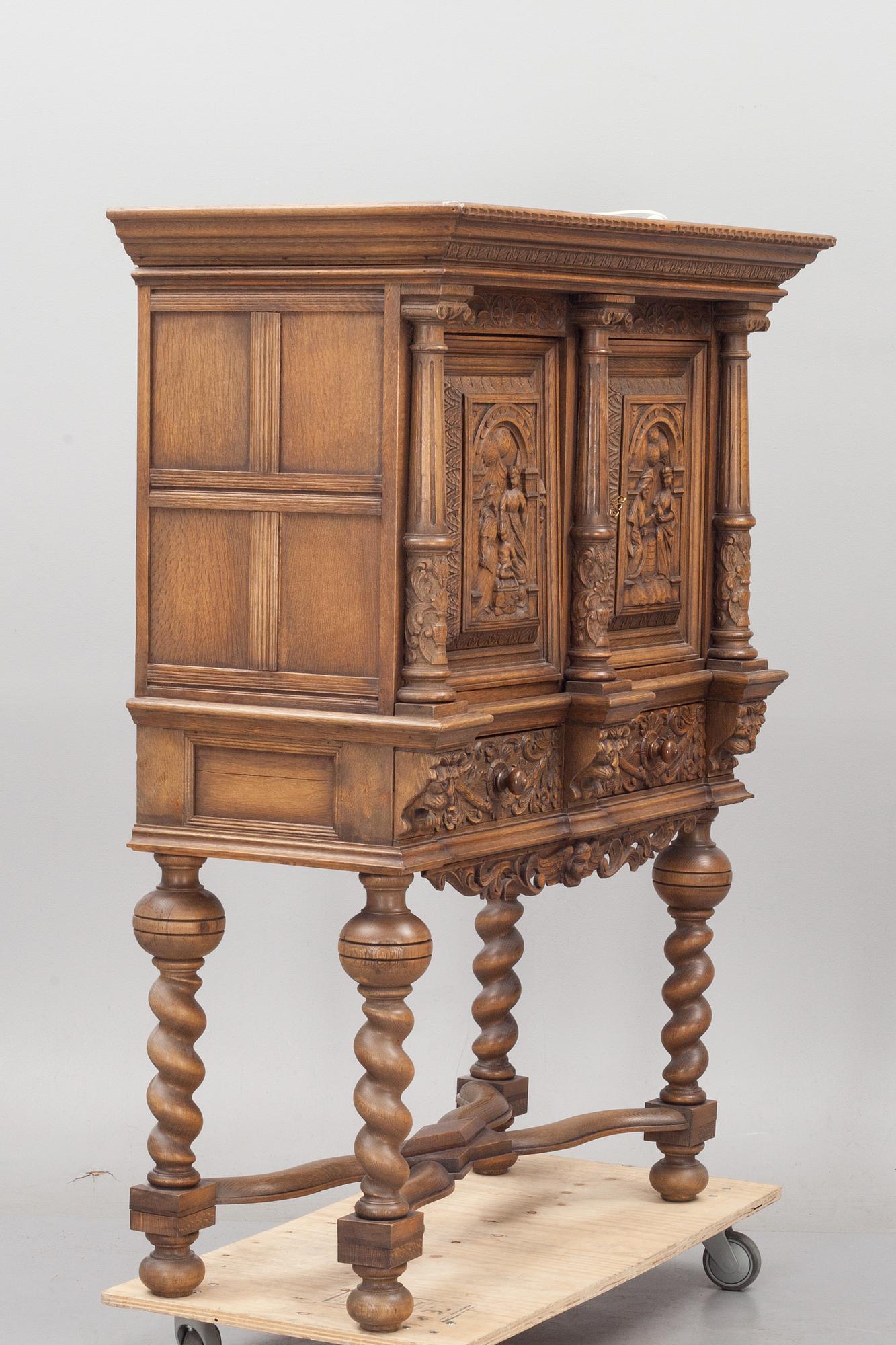 BARSKÅP, barockstil, 1900-talets andra hälft.