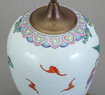 BORDSLAMPA, porslin, Kina, 1900-tal.