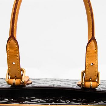 Louis Vuitton, a Monogram Vernis leather "Summit Drive" bag.