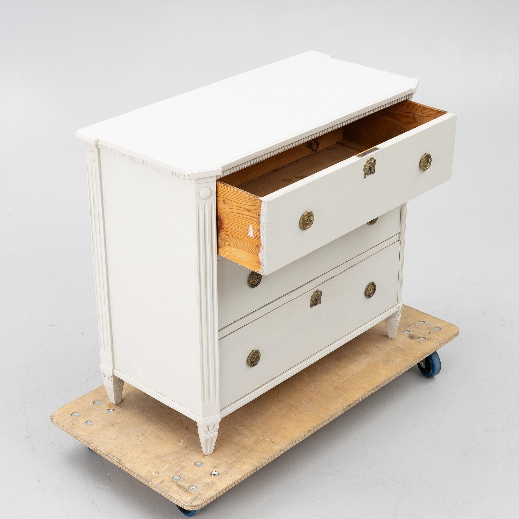 A Gustavian style chest of drawers, 20th century.